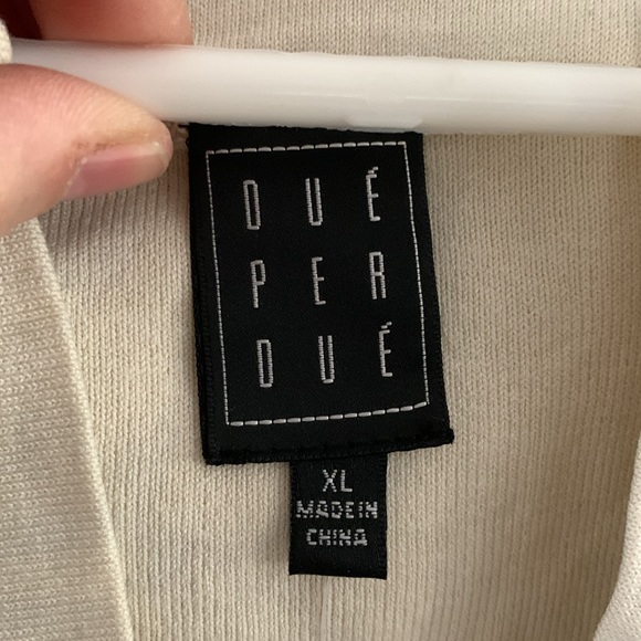 Due Per Due Polynesian Escapade ecru silk blend cardigan with wood bead trim - Picture 7 of 10